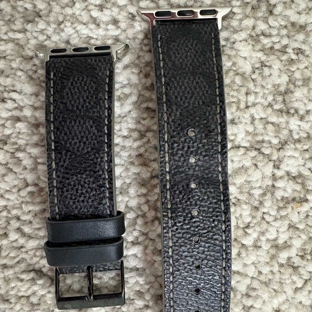 Coach Apple Strap Watchband in Black Leather